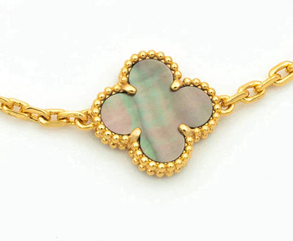 [⭐Spark] CLOVER 5 MOTIF GRAY MOP BRACELET COLLECTION