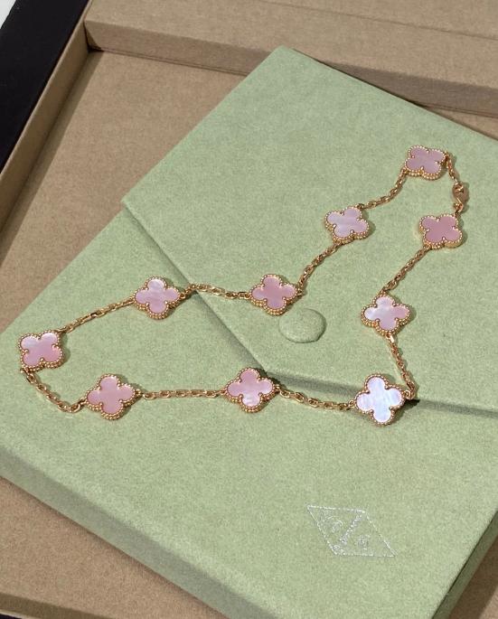 [⭐Spark Jewellery] Pink Necklace with Ten Clover Designs