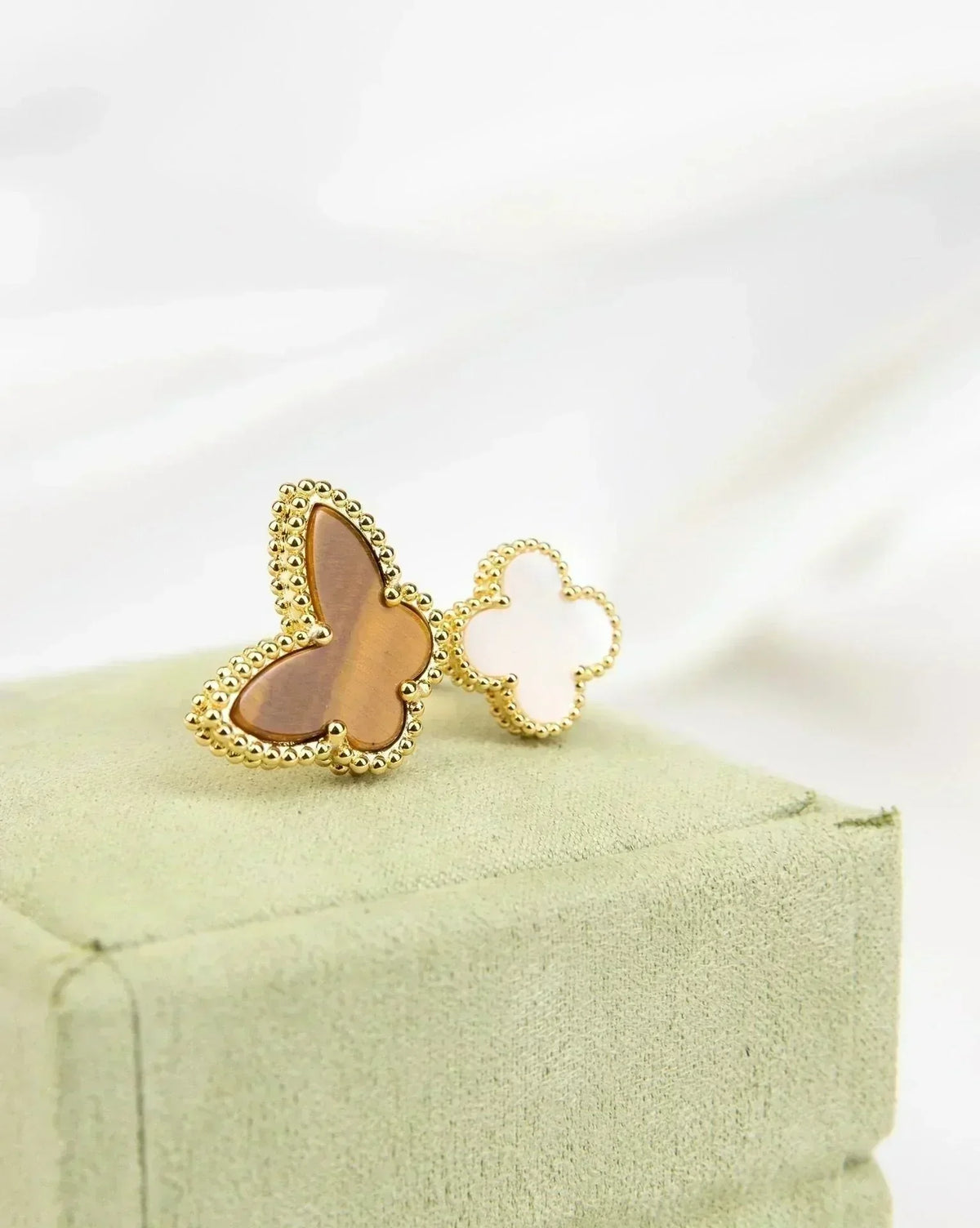 [⭐Spark]LUCKY BETWEEN THE FINGER RING