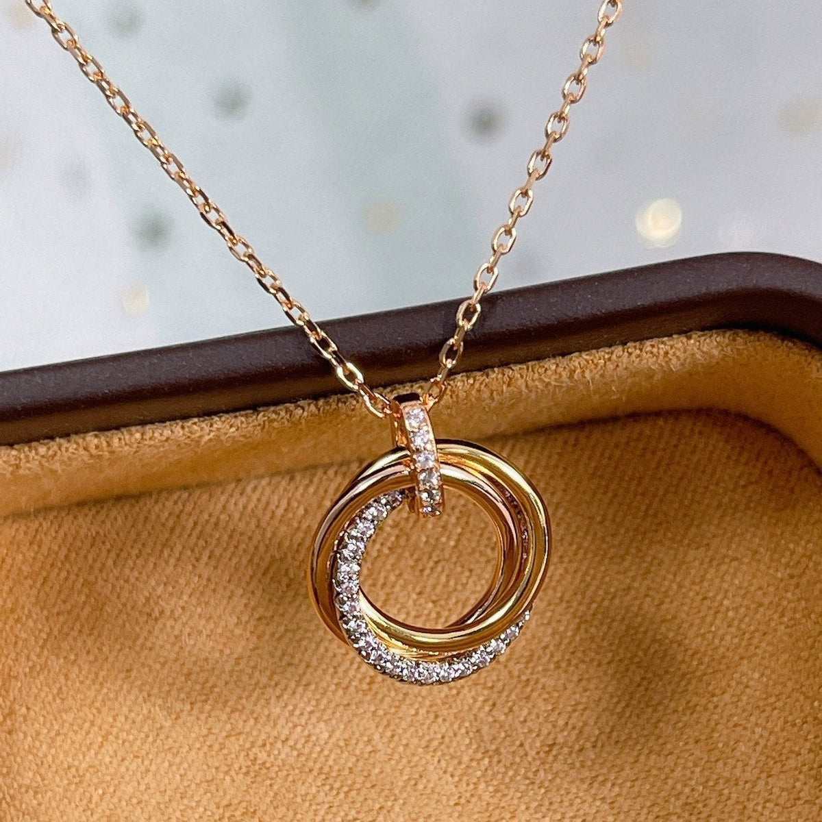 [⭐Spark]TRINITY NECKLACE SILVER GOLD PINK GOLD DIAMONDS