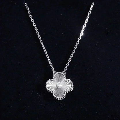 [⭐Spark]CLOVER  15MM DIAMOND LASER NECKLACE SILVER