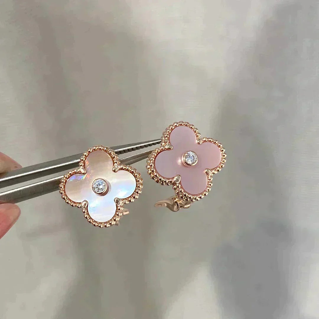 [⭐Spark]CLOVER MEDIUM 1 MOTIFS  PINK MOP DIAMOND EARRINGS