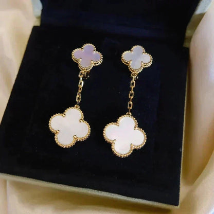 [⭐Spark]CLOVER 2 MOTIF WHITE MOP EARRINGS