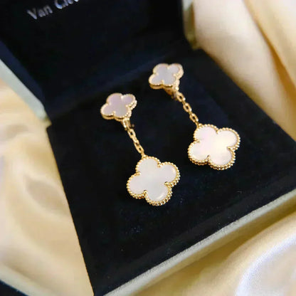 [⭐Spark]CLOVER 2 MOTIF WHITE MOP EARRINGS