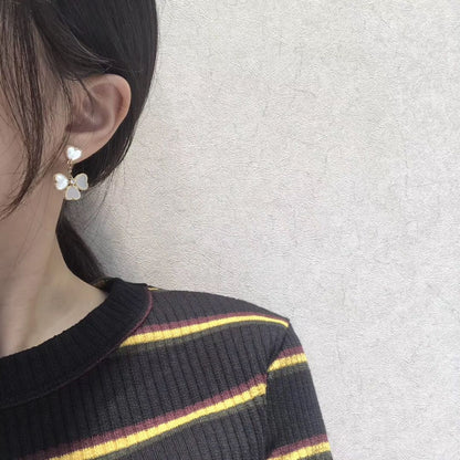 [⭐Spark]CLOVER SWEET WHITE MOP EARRINGS
