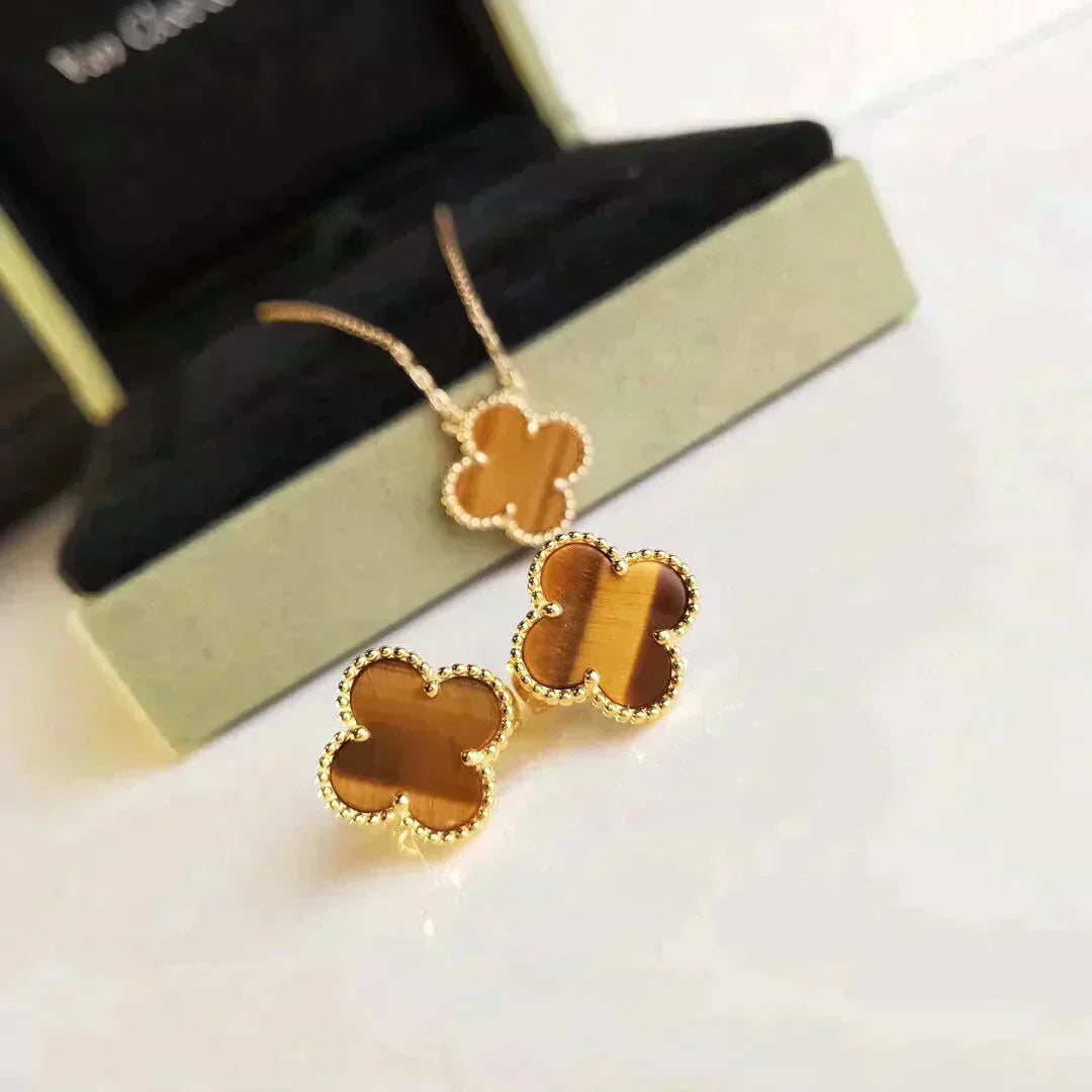 [⭐Spark]CLOVER MEDIUM 1 MOTIFS TIGER EYE EARRINGS