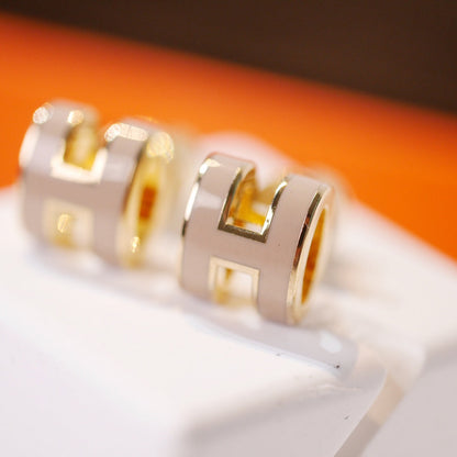 [⭐Spark]MINI POP H GOLD EARRINGS GREY