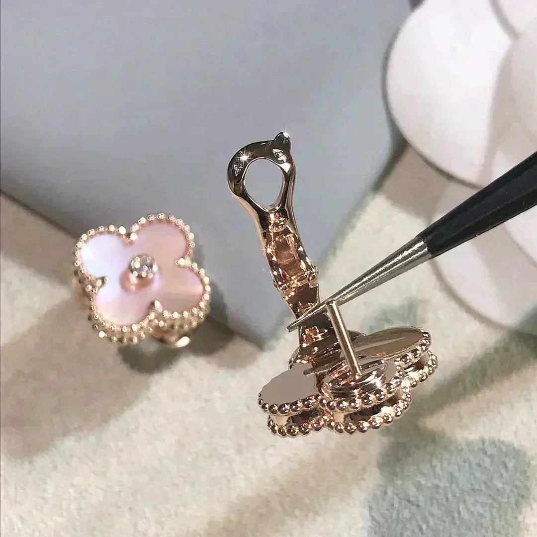 [⭐Spark]CLOVER MEDIUM 1 MOTIFS  PINK MOP DIAMOND EARRINGS