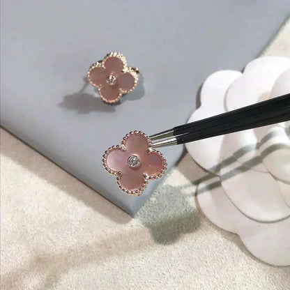 [⭐Spark]CLOVER MEDIUM 1 MOTIFS  PINK MOP DIAMOND EARRINGS