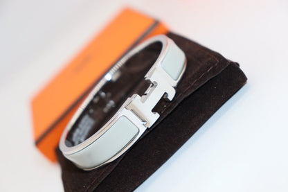 [⭐Spark]H LIGHT BLUE BRACELET