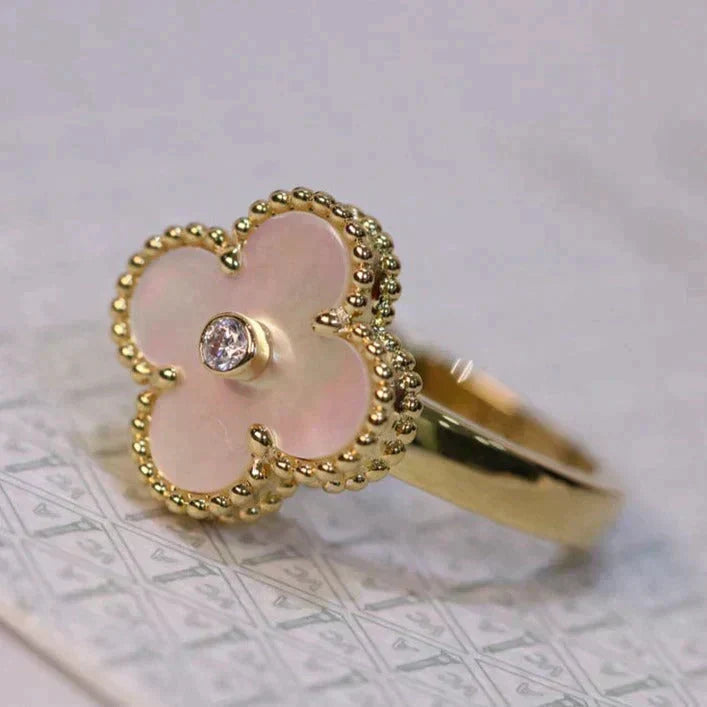 [⭐Spark]CLOVER PINK MOP RING GOLD DIAMOND