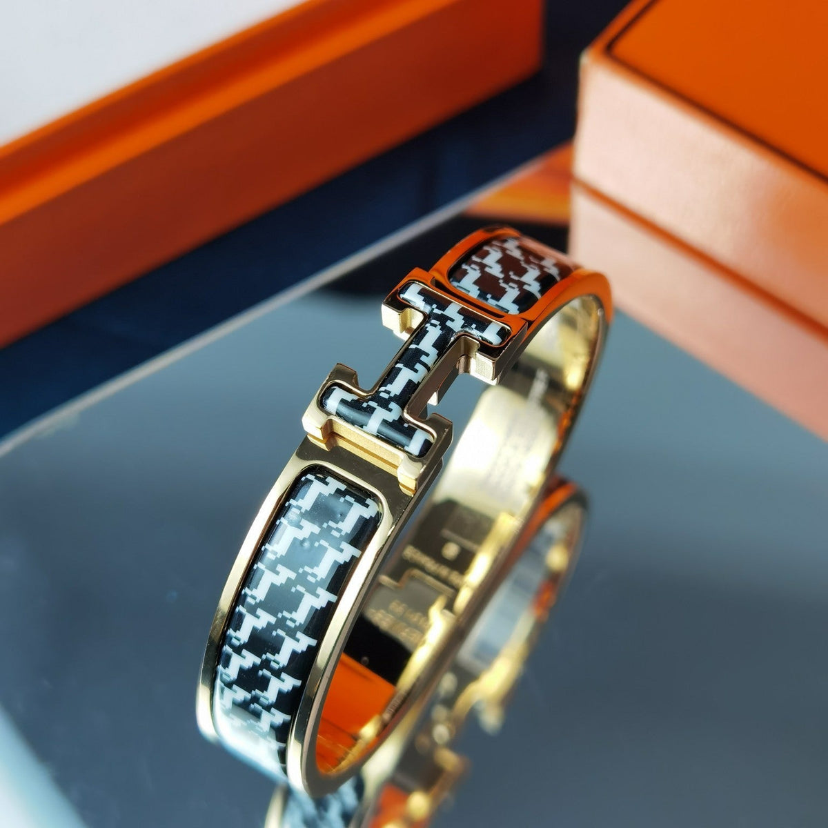 [⭐Spark]H HORSE BRACELET 12MM
