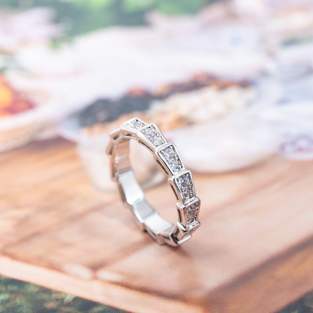 [⭐Spark]SERPENTI RING SILVER DIAMOND PAVED 3MM
