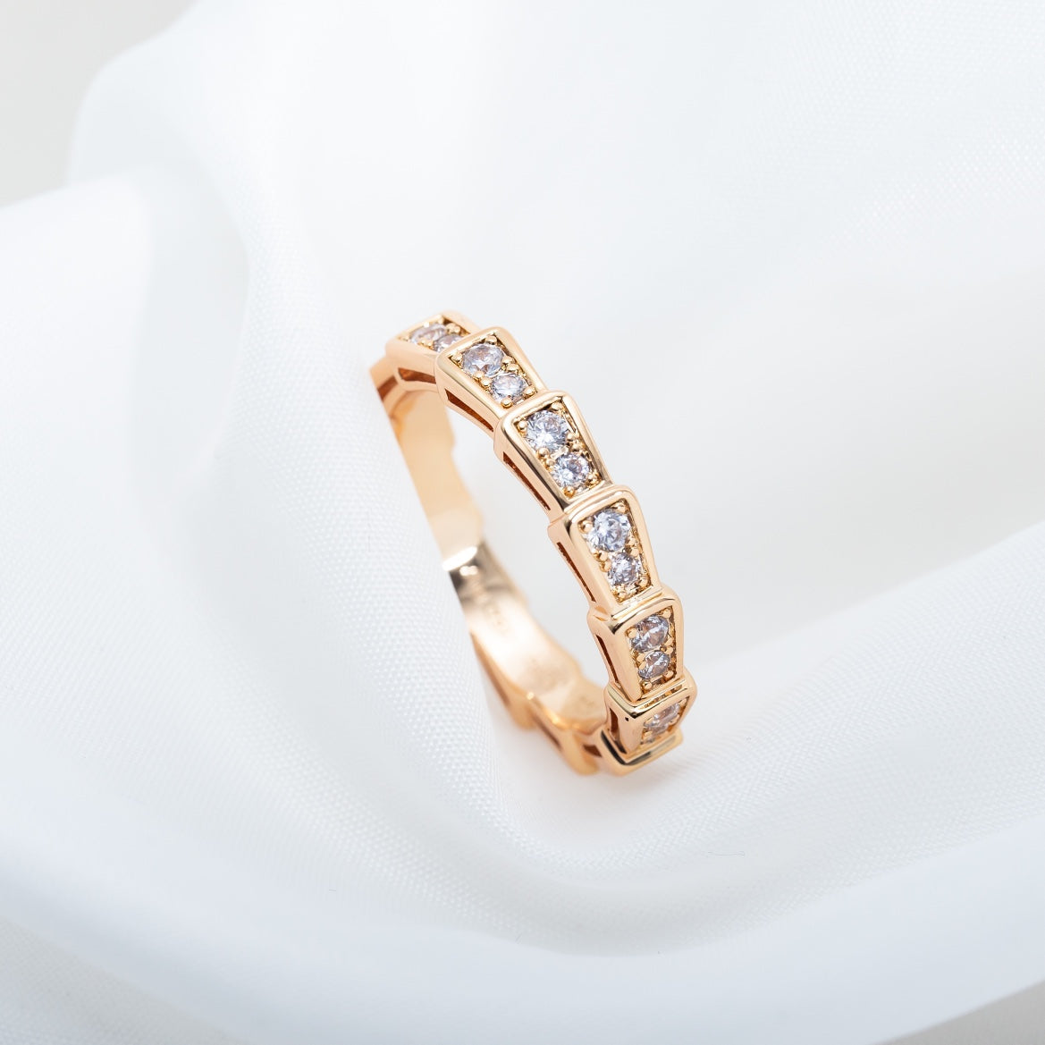 [⭐Spark]SERPENTI RING PINK GOLD DIAMOND PAVED 3MM