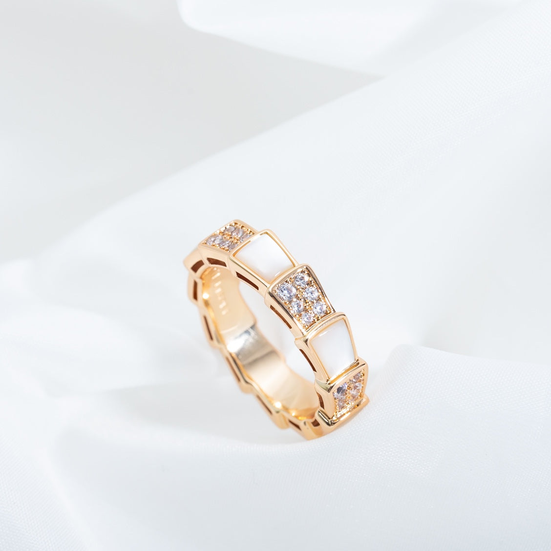[⭐Spark]SERPENTI RING PINK GOLD MOP DIAMOND PAVED 4MM