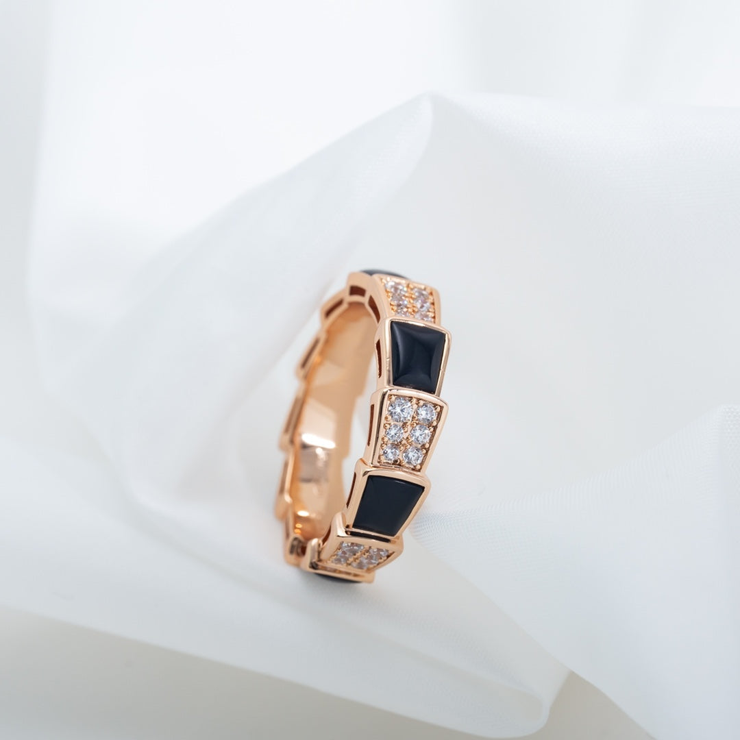 [⭐Spark]SERPENTI RING PINK GOLD BLACK MOP DIAMOND PAVED 4MM