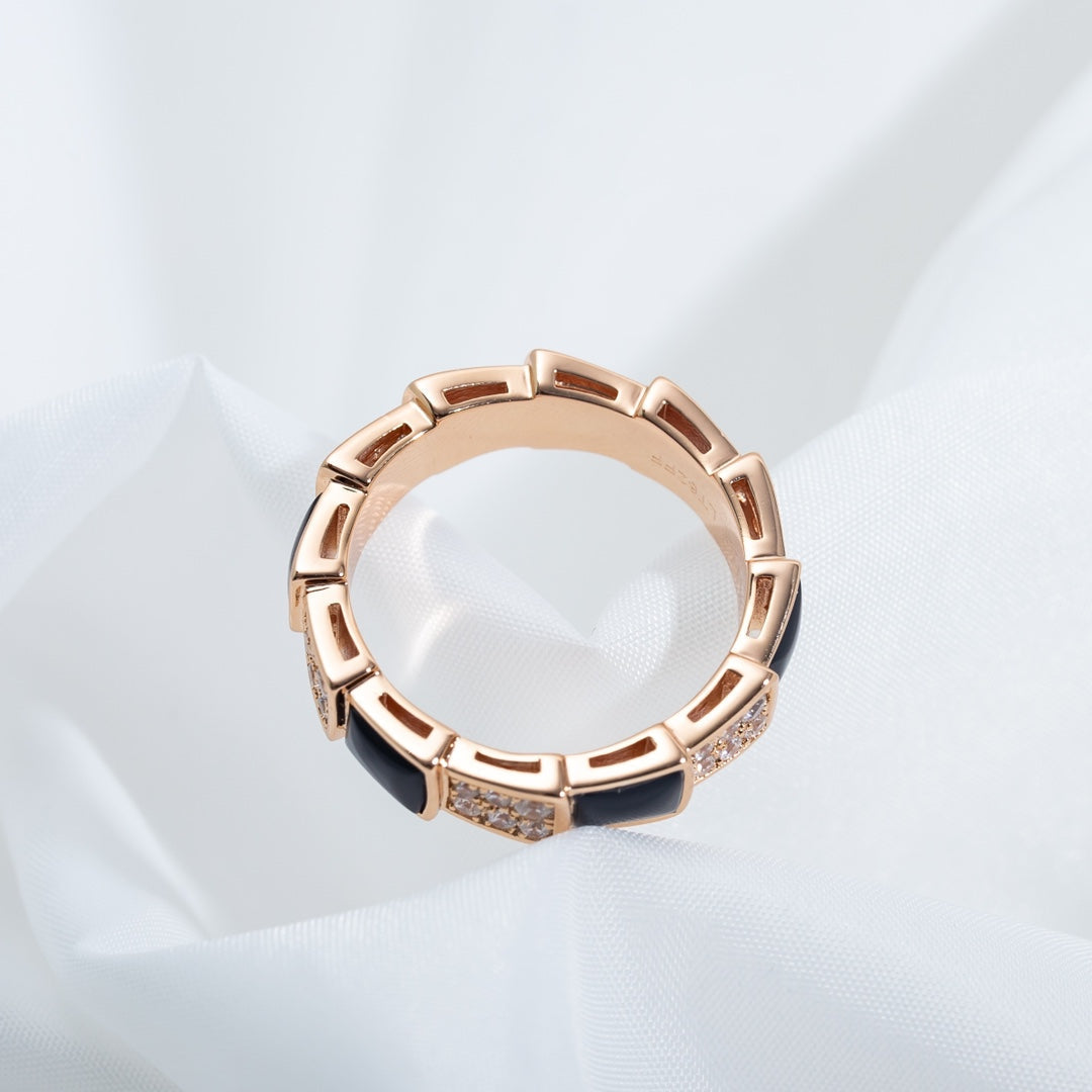 [⭐Spark]SERPENTI RING PINK GOLD BLACK MOP DIAMOND PAVED 4MM
