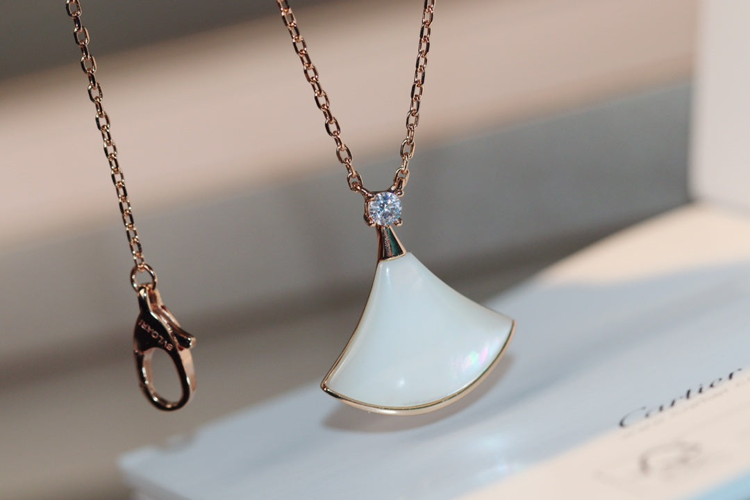 [⭐Spark]DREAM NECKLACE WHITE MOP PINK GOLD 1 DIAMOND