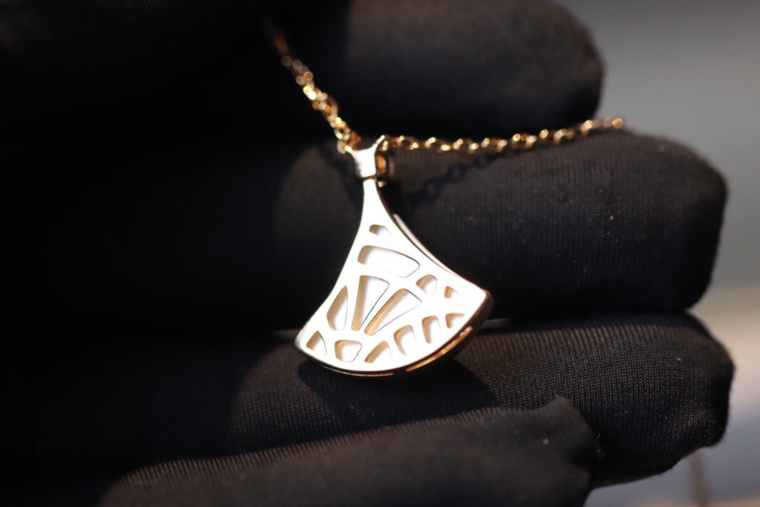 [⭐Spark]DREAM NECKLACE WHITE MOP PINK GOLD 1 DIAMOND