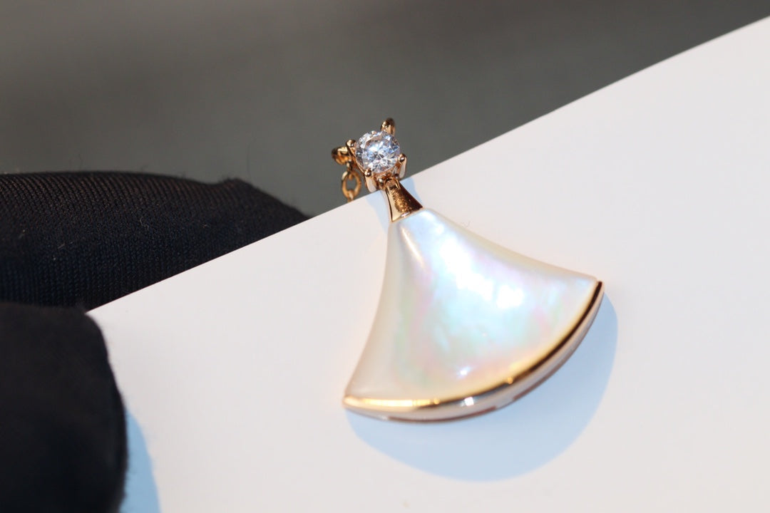 [⭐Spark]DREAM NECKLACE WHITE MOP PINK GOLD 1 DIAMOND