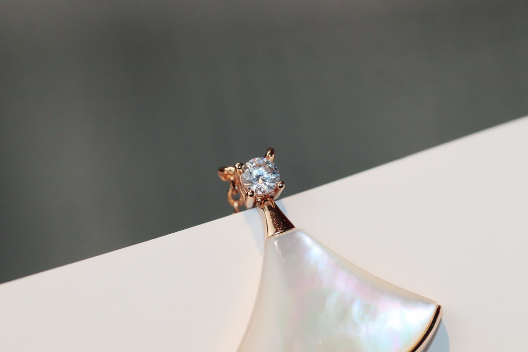[⭐Spark]DREAM NECKLACE WHITE MOP PINK GOLD 1 DIAMOND