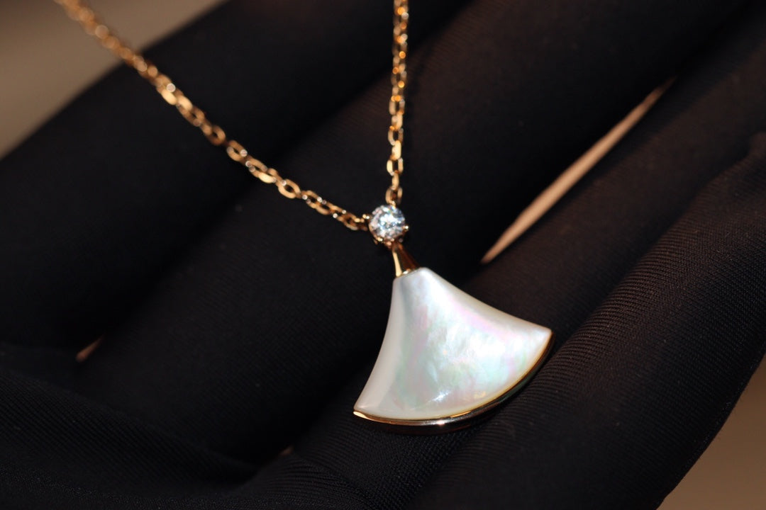 [⭐Spark]DREAM NECKLACE WHITE MOP PINK GOLD 1 DIAMOND