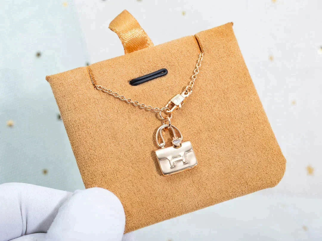 [⭐Spark]AMULETTE PEDANT ROSE GOLD NECKLACE