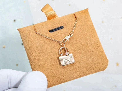 [⭐Spark]AMULETTE PEDANT ROSE GOLD NECKLACE