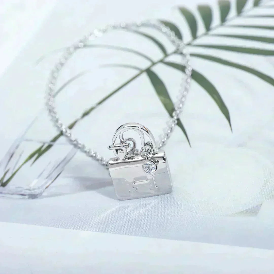 [⭐Spark]AMULETTE PEDANT SILVER NECKLACE