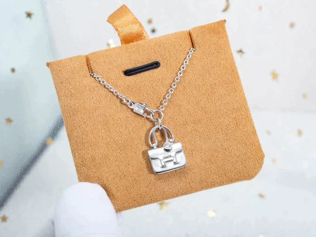 [⭐Spark]AMULETTE PEDANT SILVER NECKLACE