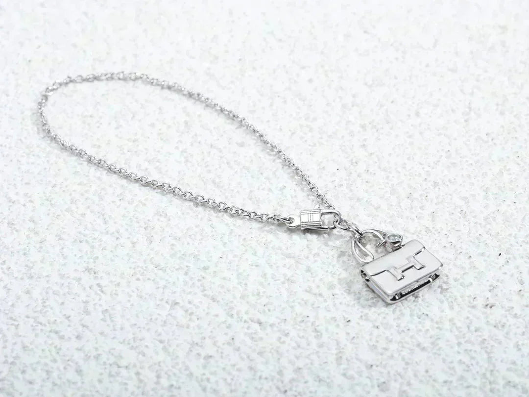 [⭐Spark]AMULETTE PEDANT SILVER NECKLACE