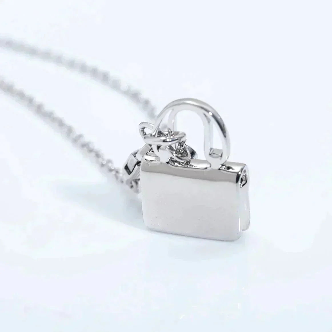 [⭐Spark]AMULETTE PEDANT SILVER NECKLACE
