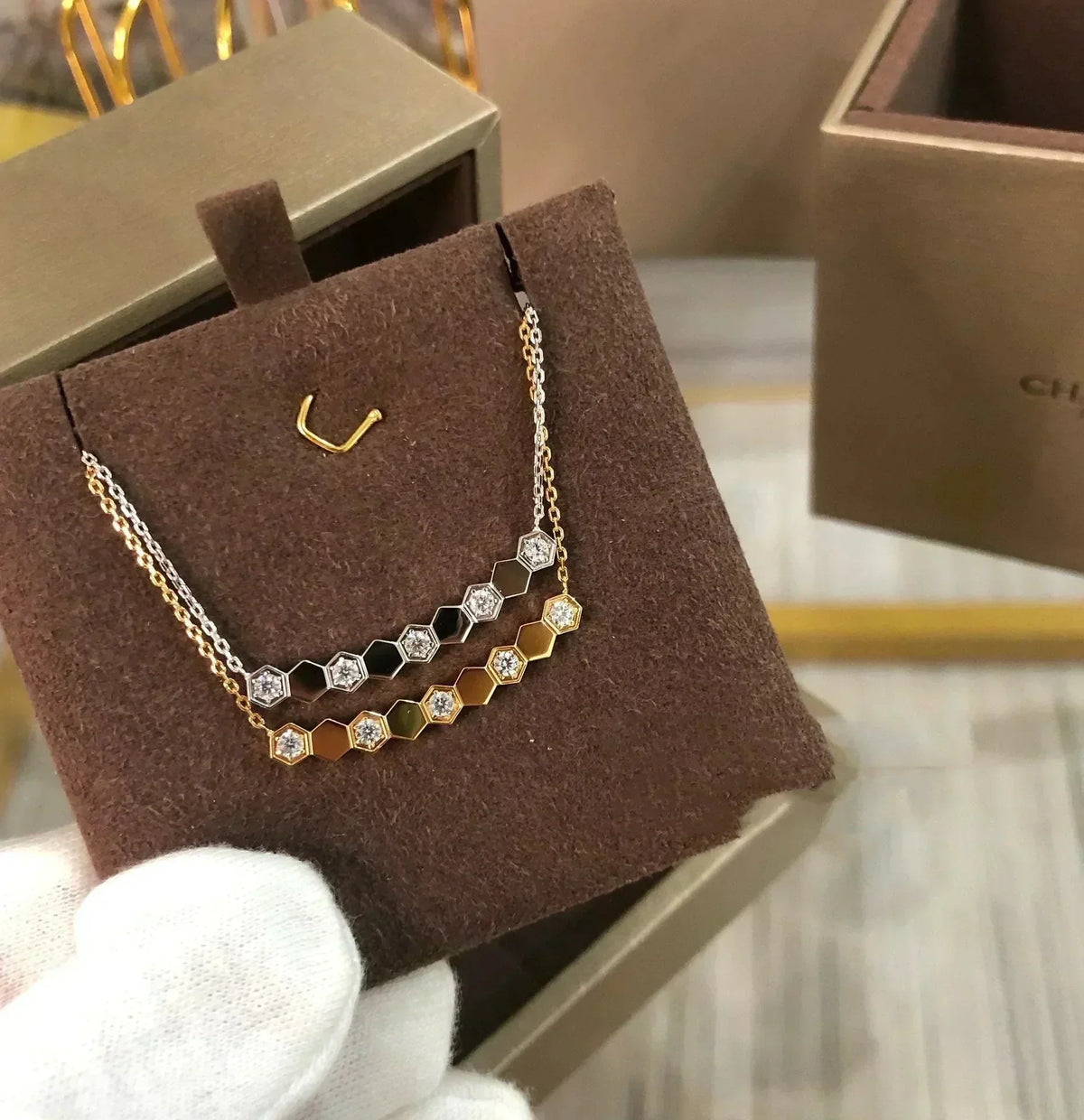 [⭐Spark]BEE LOVE NECKLACE DIAMOND