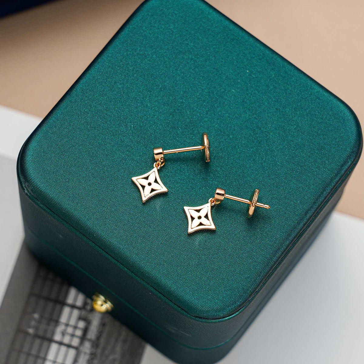 [⭐Spark]STAR EARRINGS GOLD