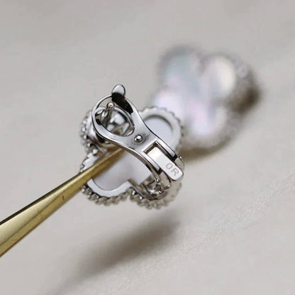 [⭐Spark]CLOVER MEDIUM 1 MOTIFS  WHITE MOP EARRINGS SILVER