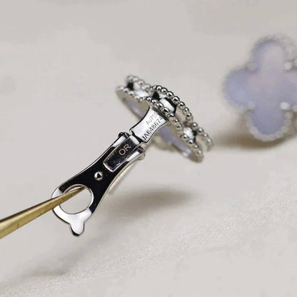 [⭐Spark]CLOVER MEDIUM 1 MOTIFS  WHITE MOP EARRINGS SILVER