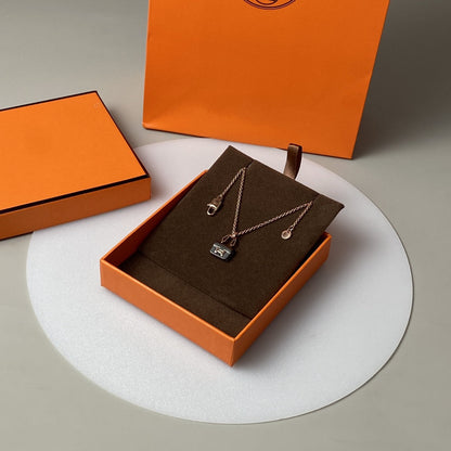 [⭐Spark]CONSTANCE BLACK PEDANT PINK GOLD NECKLACE