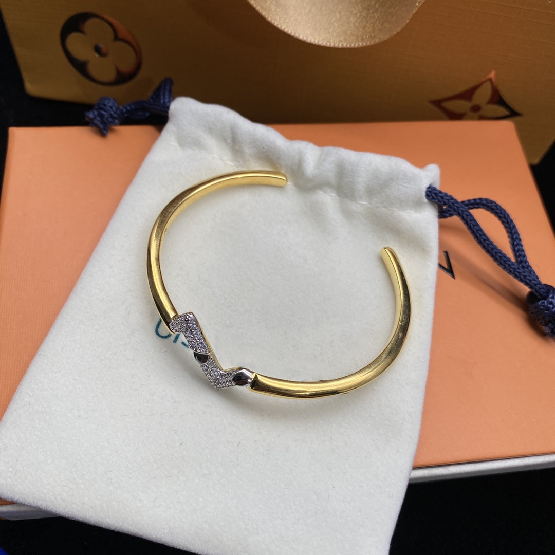 [⭐Spark]VOLTE UPSITE DOWN DIAMOND GOLD OPEN BRACELET