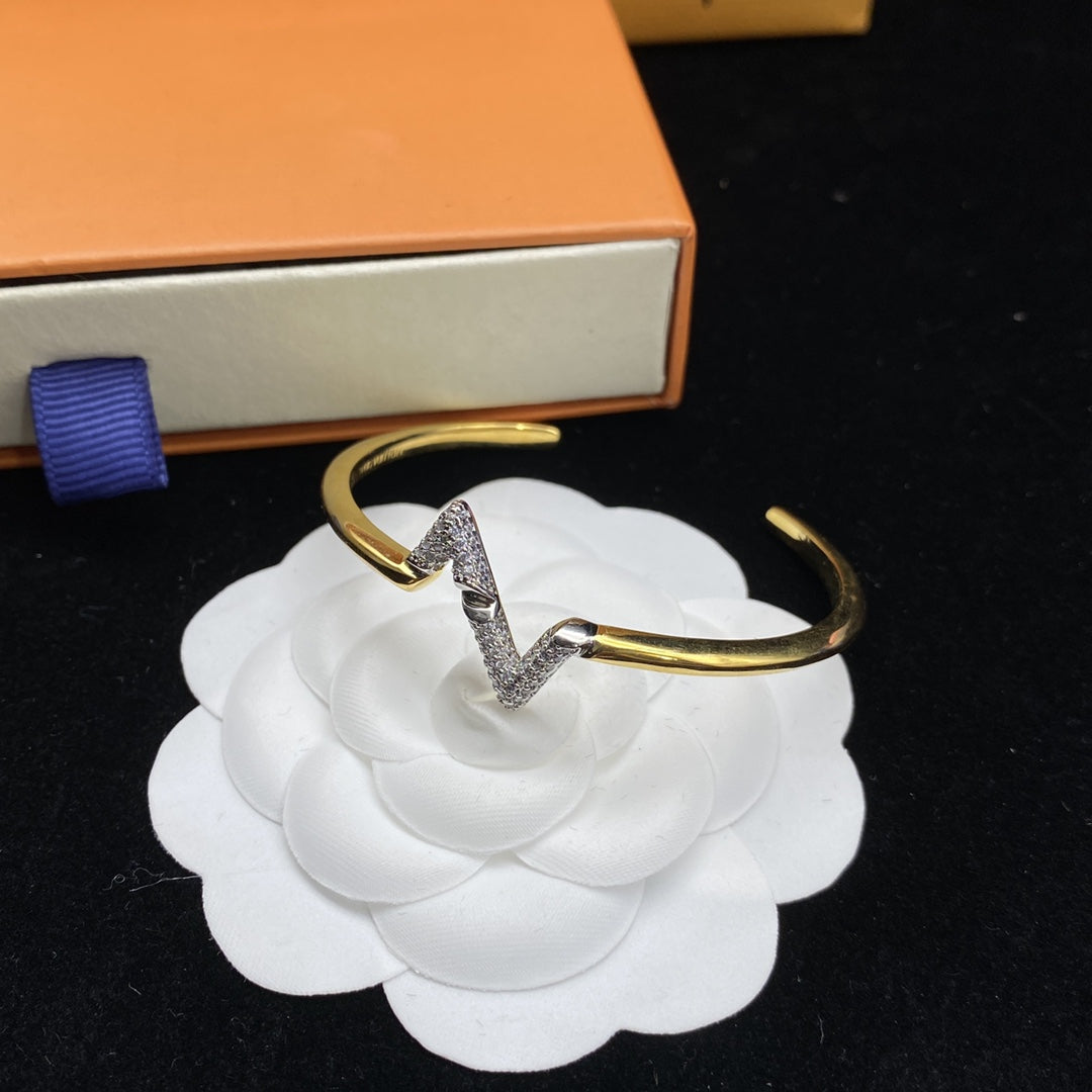 [⭐Spark]VOLTE UPSITE DOWN DIAMOND GOLD OPEN BRACELET