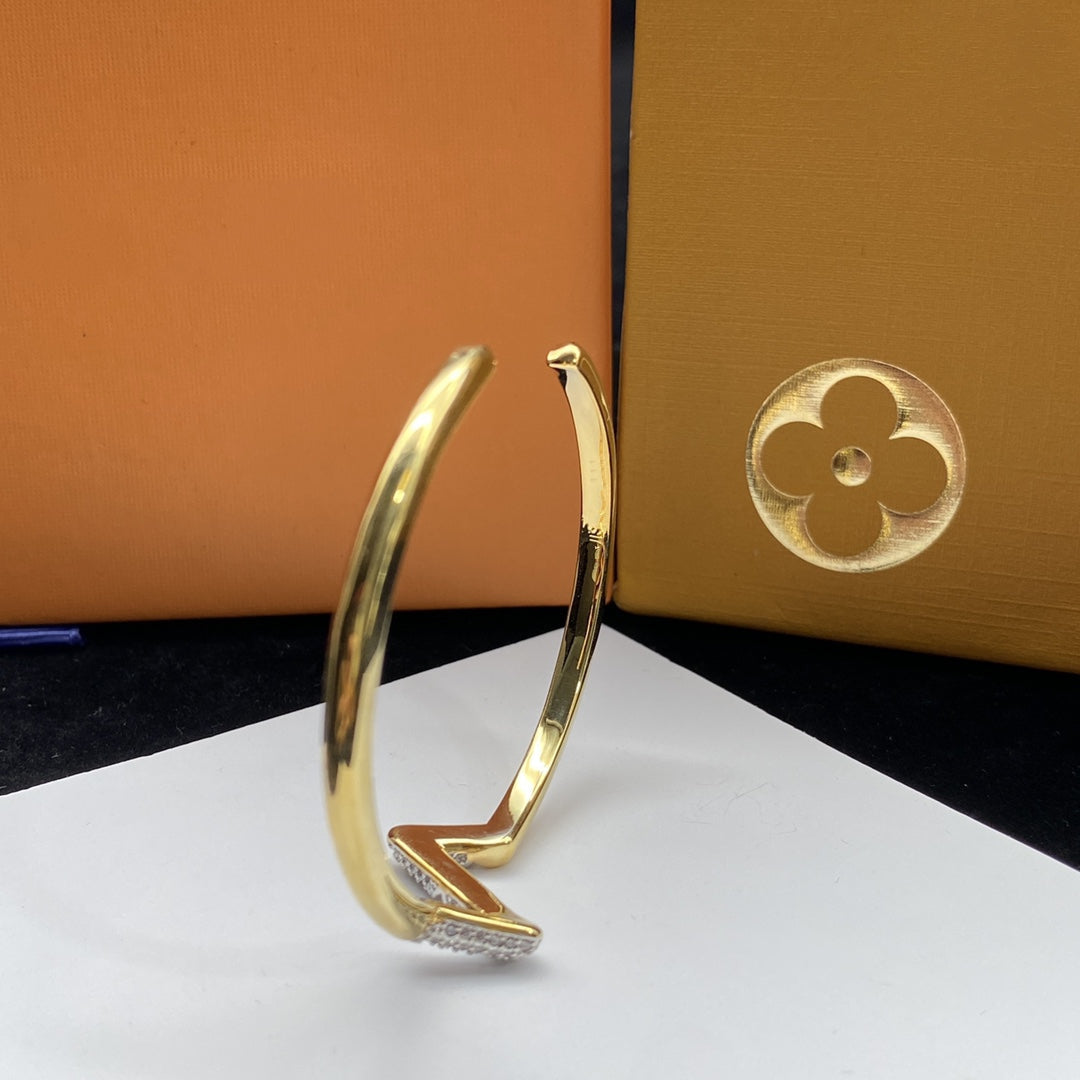 [⭐Spark]VOLTE UPSITE DOWN DIAMOND GOLD OPEN BRACELET
