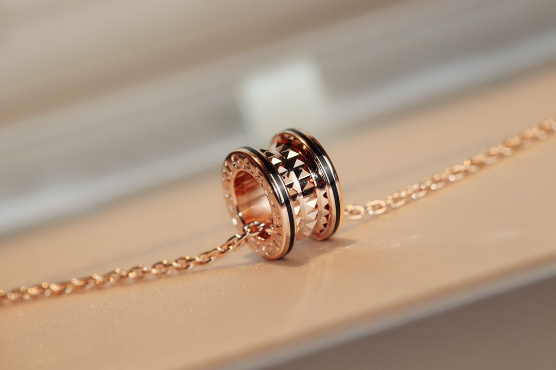 [⭐Spark]ZERO 1 ROCK PEDANT PINK GOLD BLACK NECKLACE
