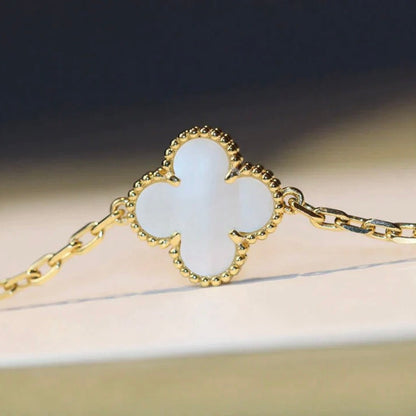 [⭐Spark]CLOVER 20 MOTIFS WHITE MOP NECKLACE
