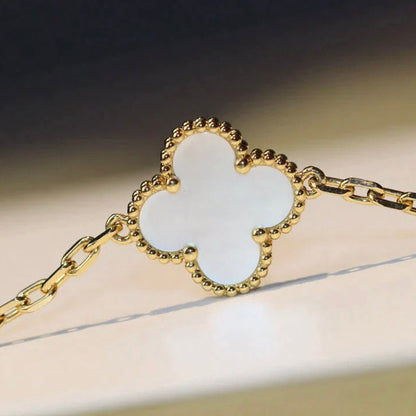 [⭐Spark]CLOVER 20 MOTIFS WHITE MOP NECKLACE