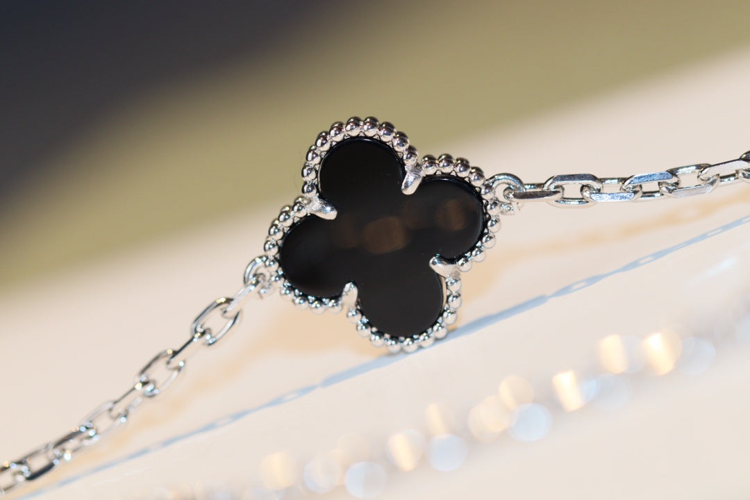 [⭐Spark]CLOVER 20 MOTIFS ONYX DIAMOND SILVER