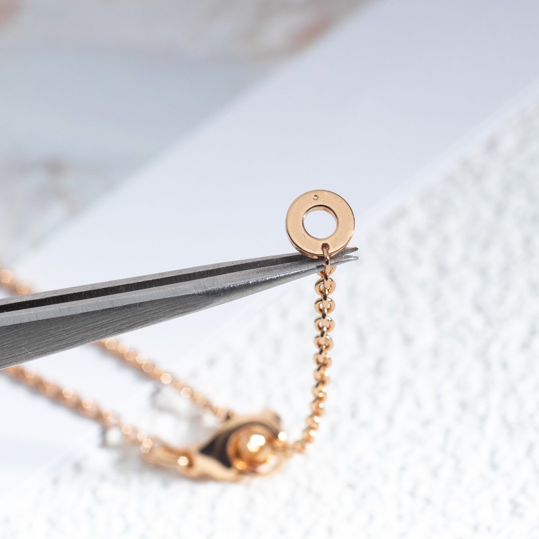 [⭐Spark]ZERO 1 WHITE CERAMIC PINK GOLD DIAMOND NECKLACE