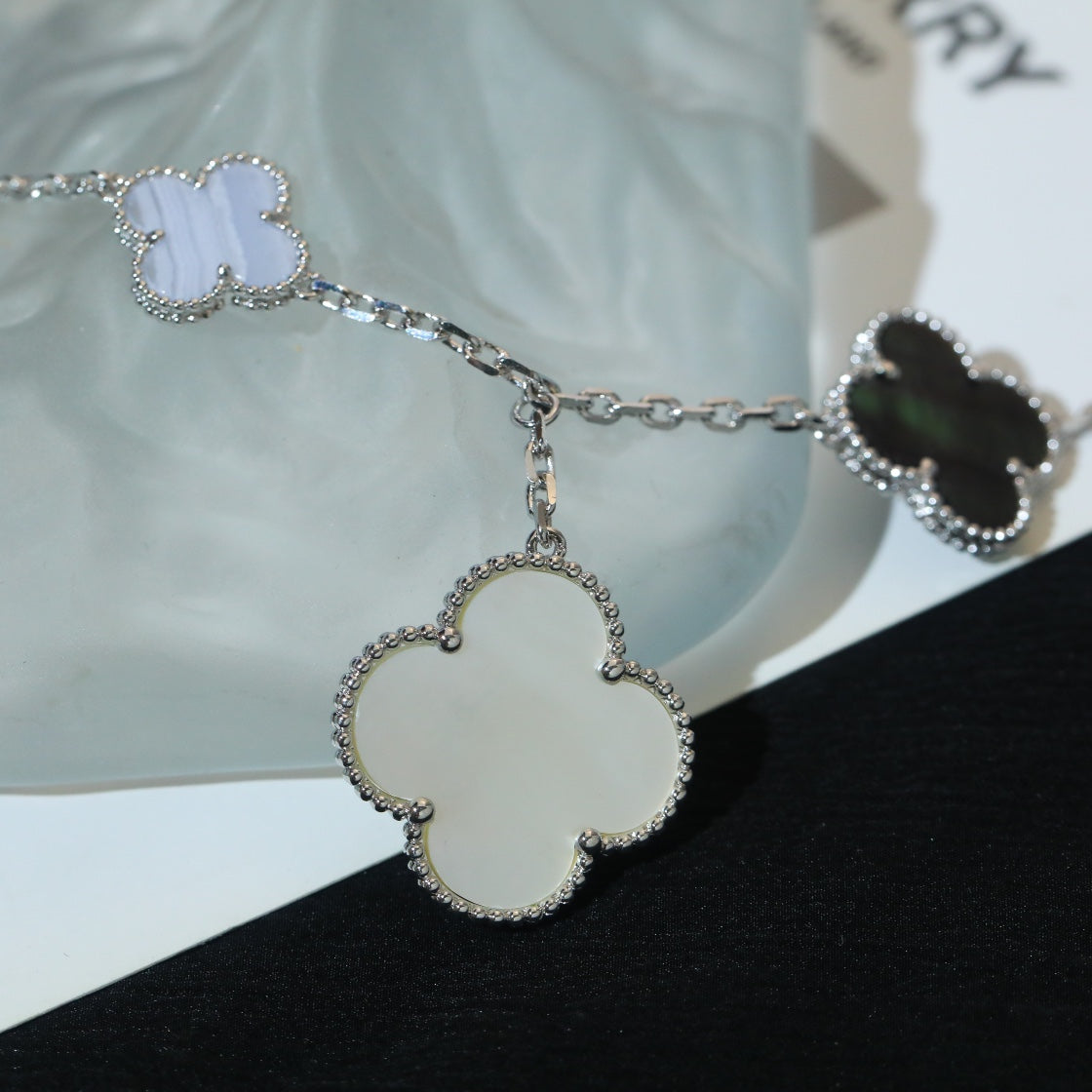 [⭐Spark]CLOVER BRACELET 5 MOTIFS MOP CHALCEDONY SILVER