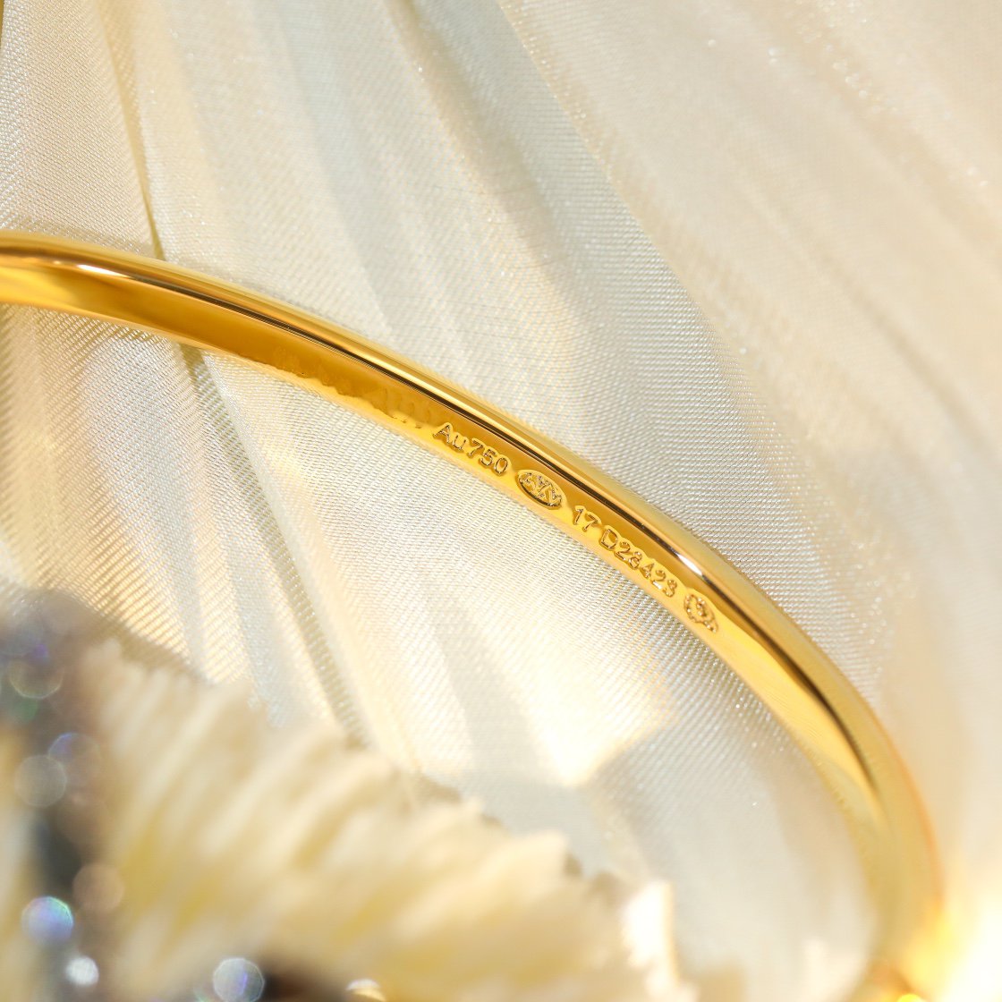 [⭐Spark]VOLTE UPSITE DOWN GOLD DIAMOND BRACELET