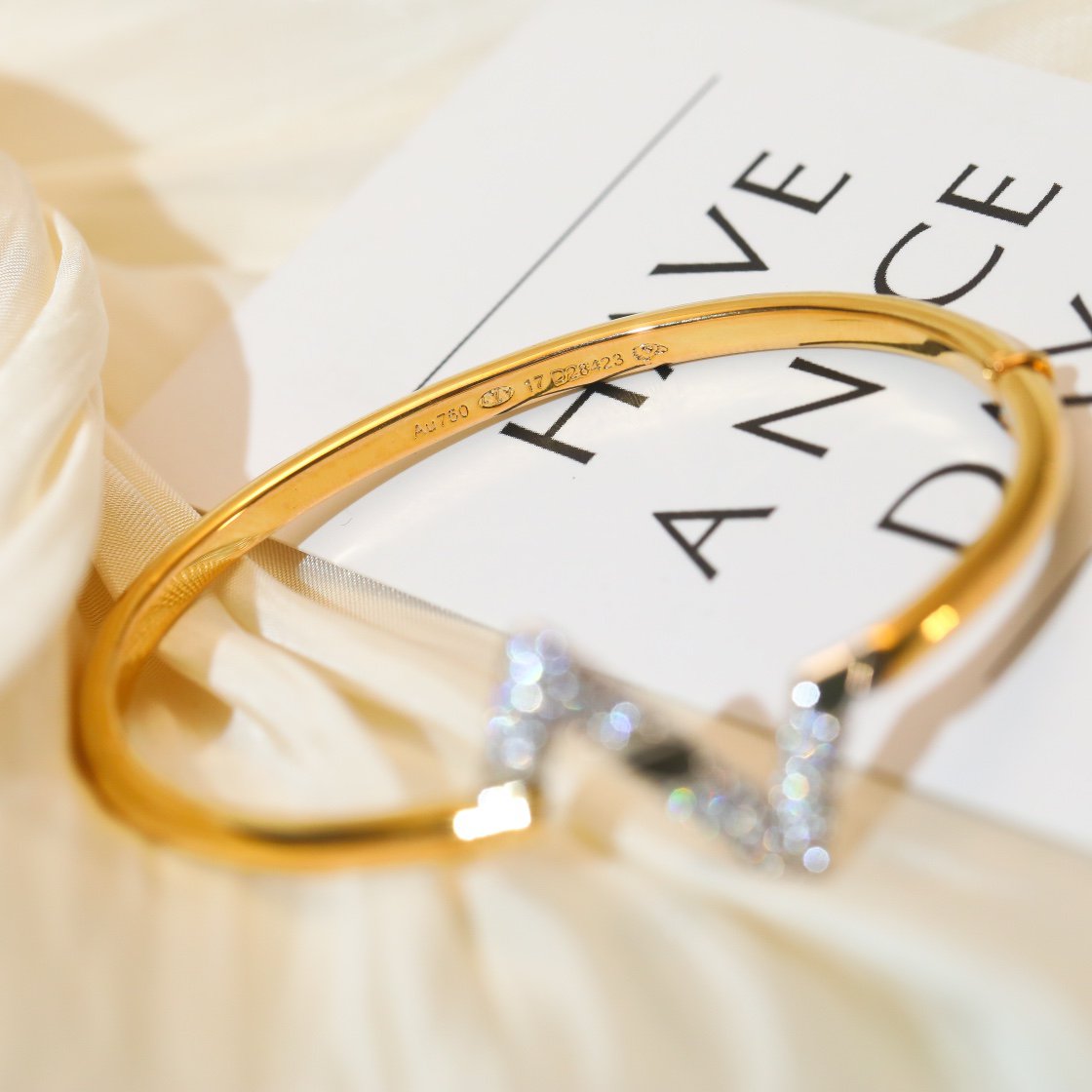 [⭐Spark]VOLTE UPSITE DOWN GOLD DIAMOND BRACELET
