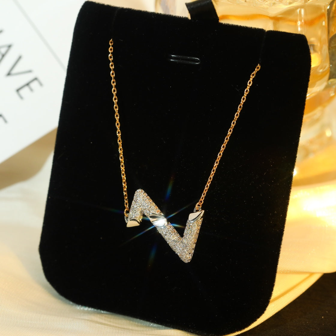 [⭐Spark]VOLT SILVER DIAMOND PEDANT NECKLACE