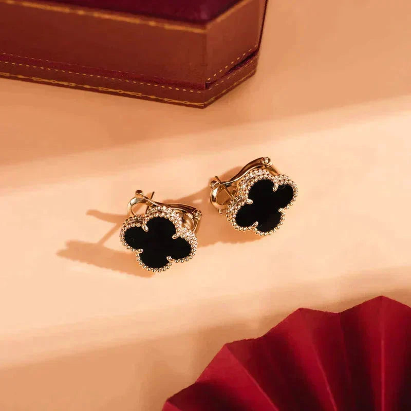 [⭐Spark]CLOVER MEDIUM 1 MOTIFS  ONYX STUD EARRINGS